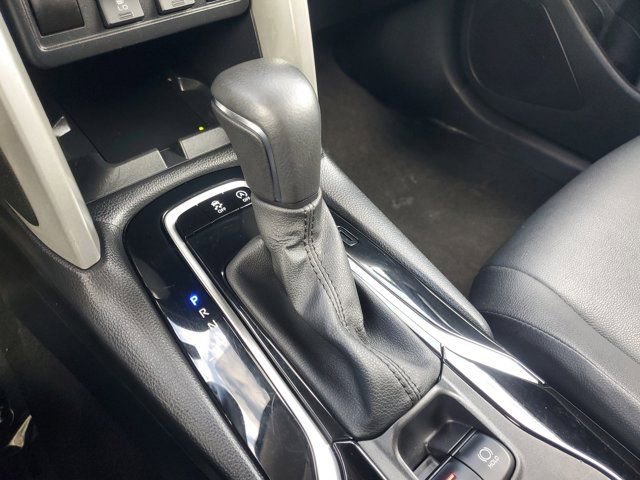 Used 2024 Toyota Corolla Cross XLE image 29