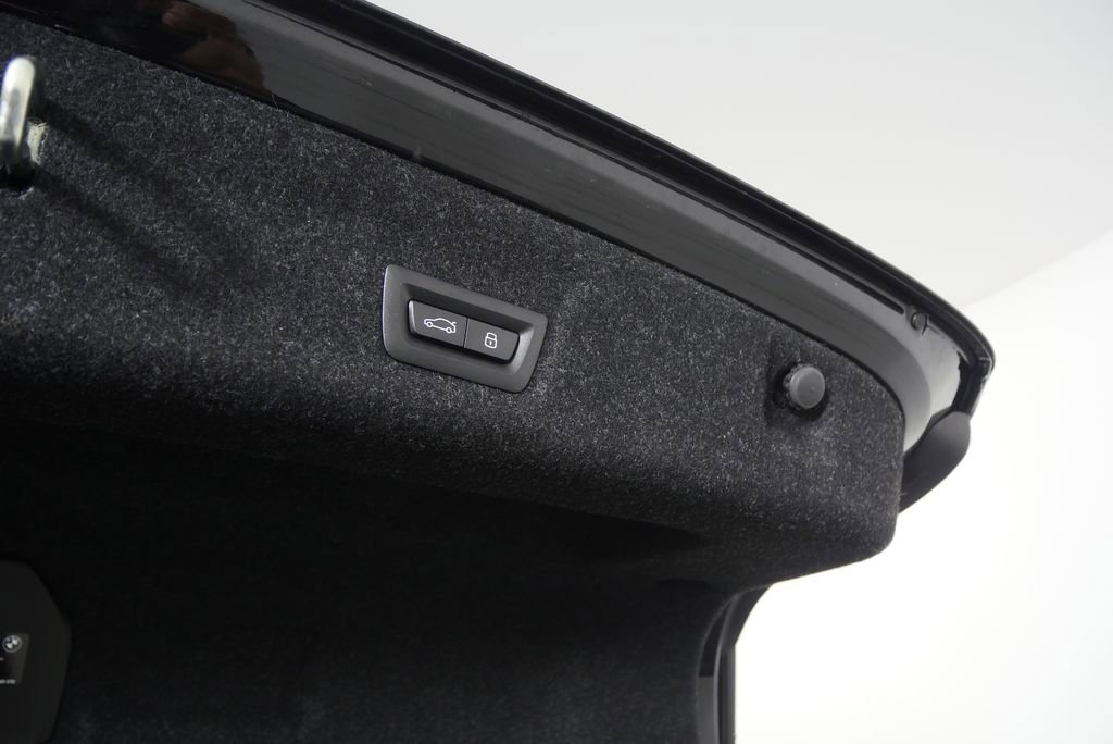 Used 2025 BMW 330i Sedan image 18