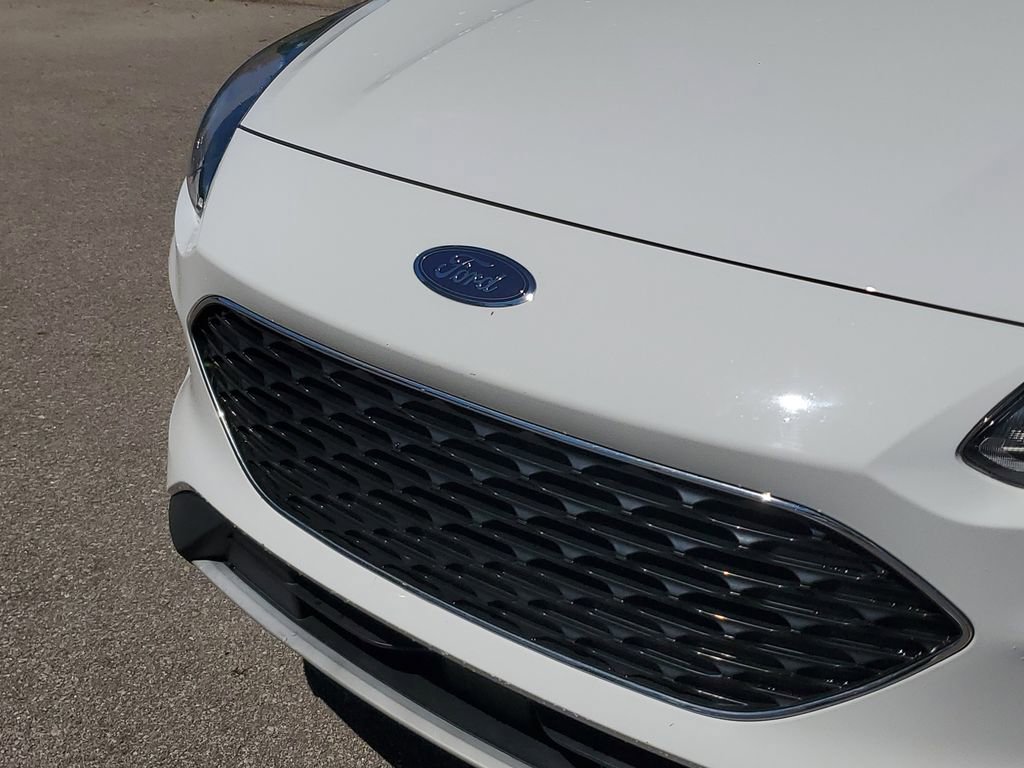 Used 2022 Ford Escape SE w/ Convenience Package FWD image 9