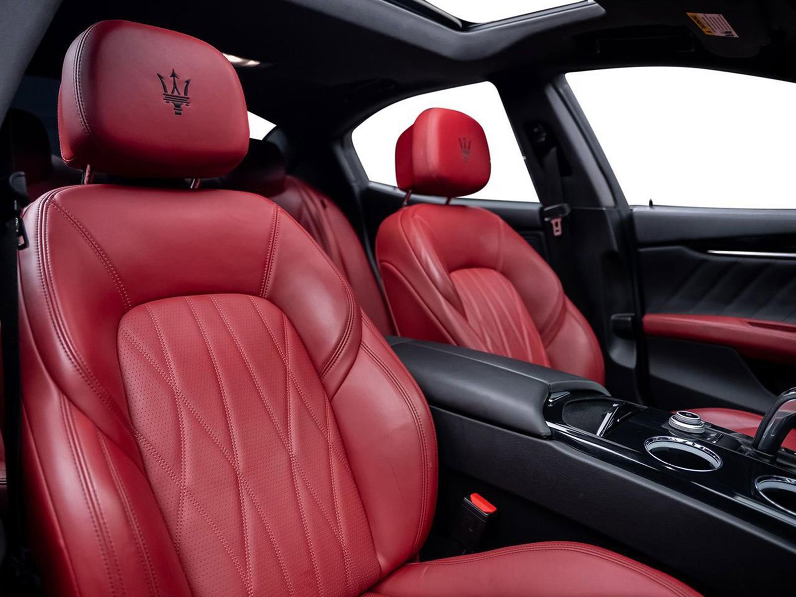 Used 2022 Maserati Ghibli Modena RWD image 38