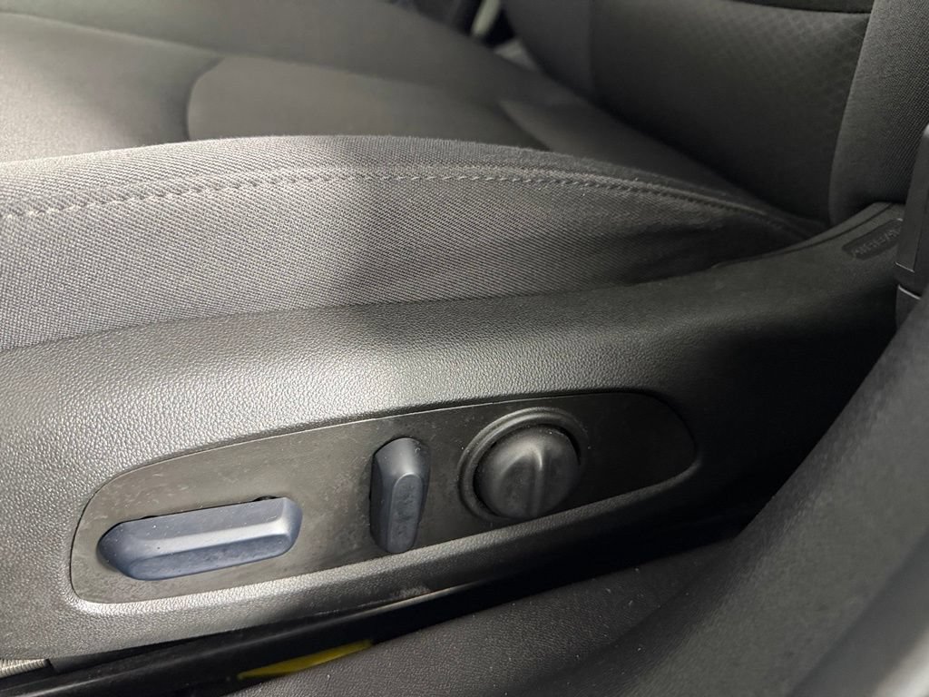 Used 2025 Chevrolet Malibu RS FWD image 20