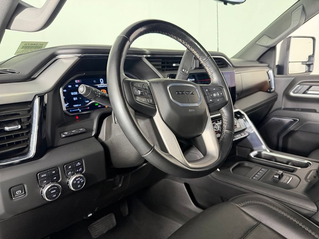 Used 2025 GMC Sierra 3500 Denali w/ Technology Package AWD/4WD image 23