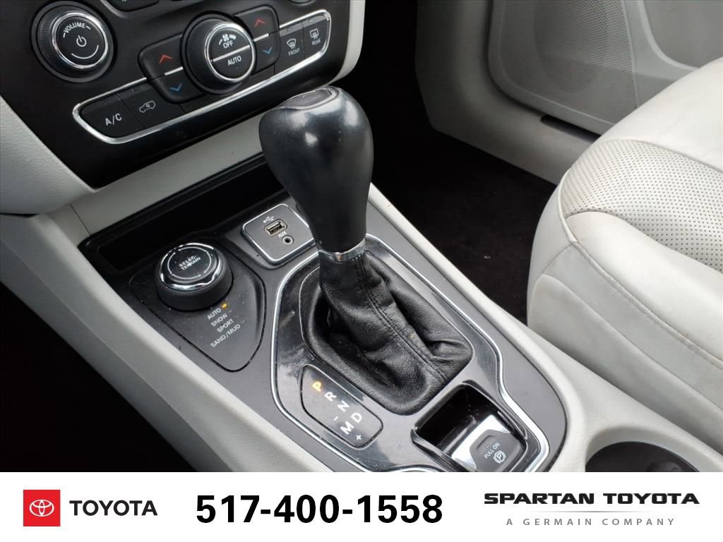 Used 2019 Jeep Cherokee Limited w/ Technology Group image 21