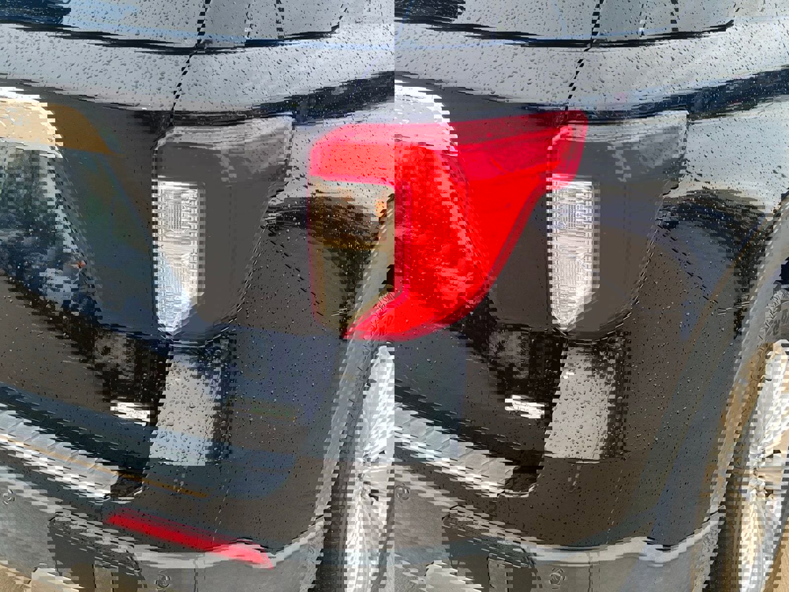 Used 2020 Ford Explorer Limited RWD image 13