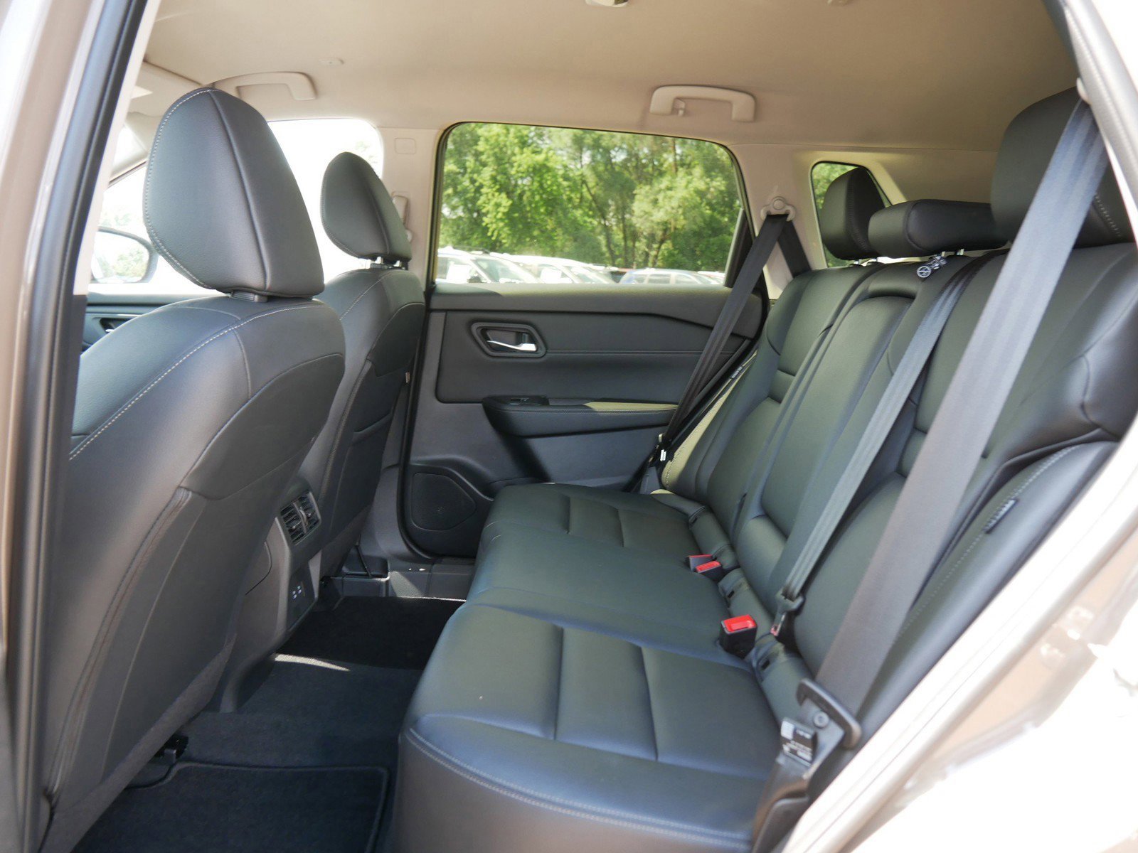 New 2025 Nissan Rogue SL image 6
