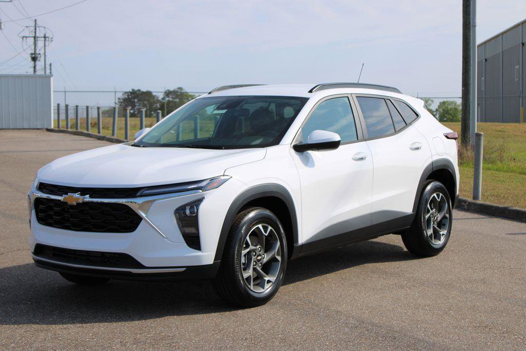 New 2026 Chevrolet Trax LT image 2