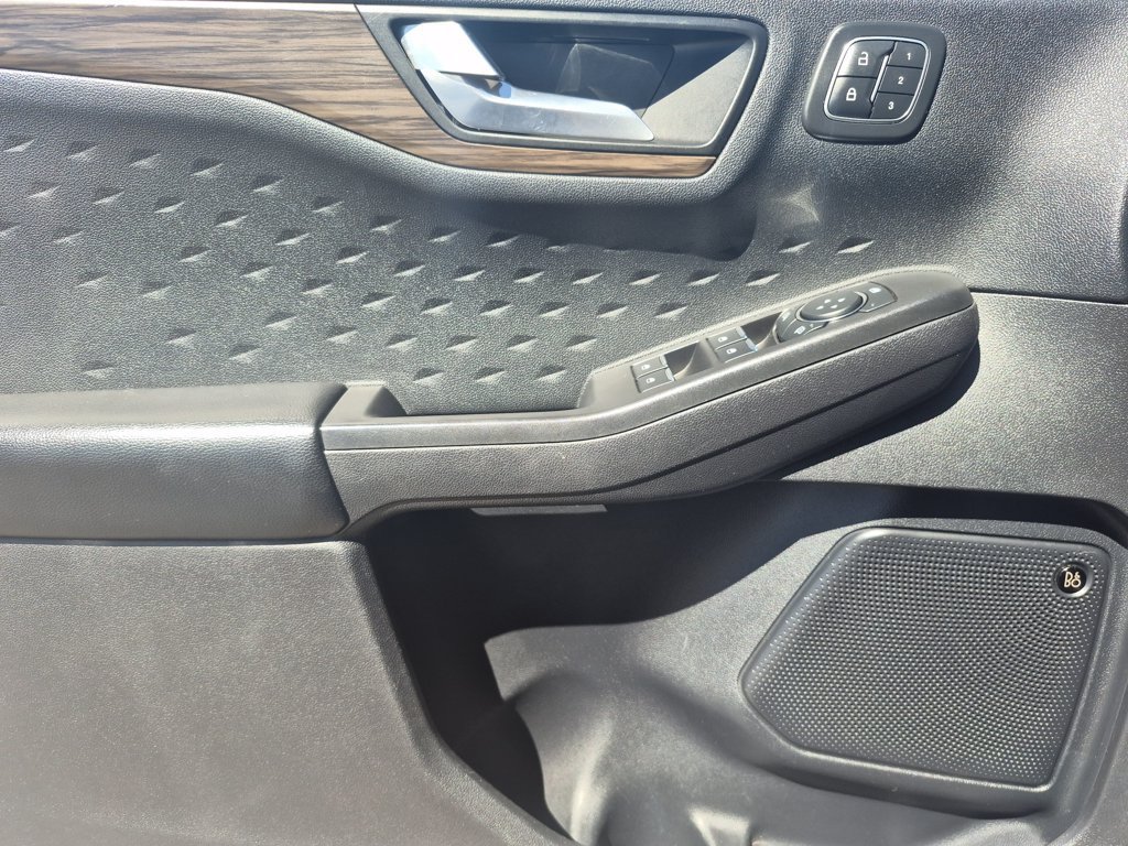 Used 2020 Ford Escape Titanium AWD/4WD image 7