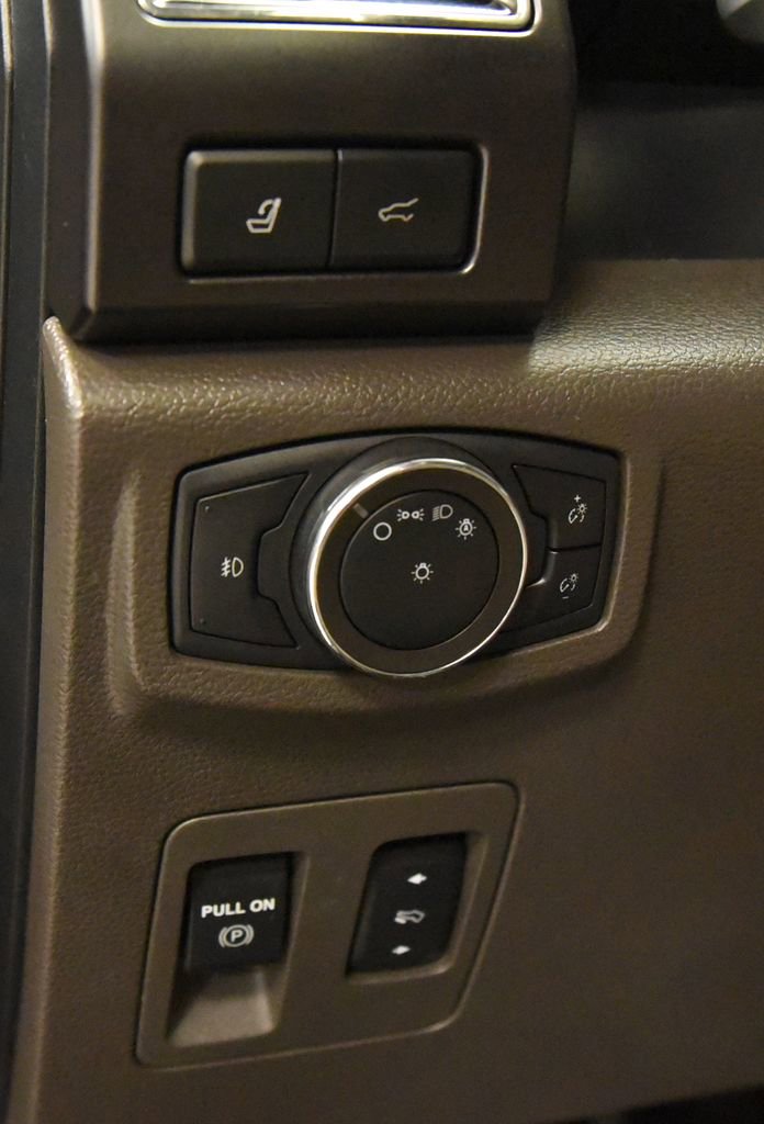 Used 2020 Ford Expedition Limited image 17