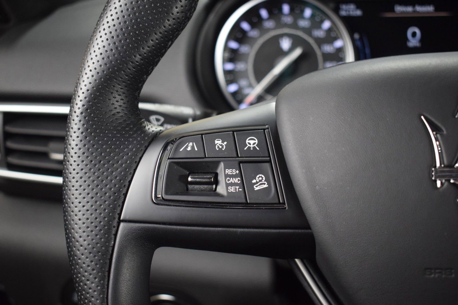Certified 2023 Maserati Levante GT AWD/4WD image 27