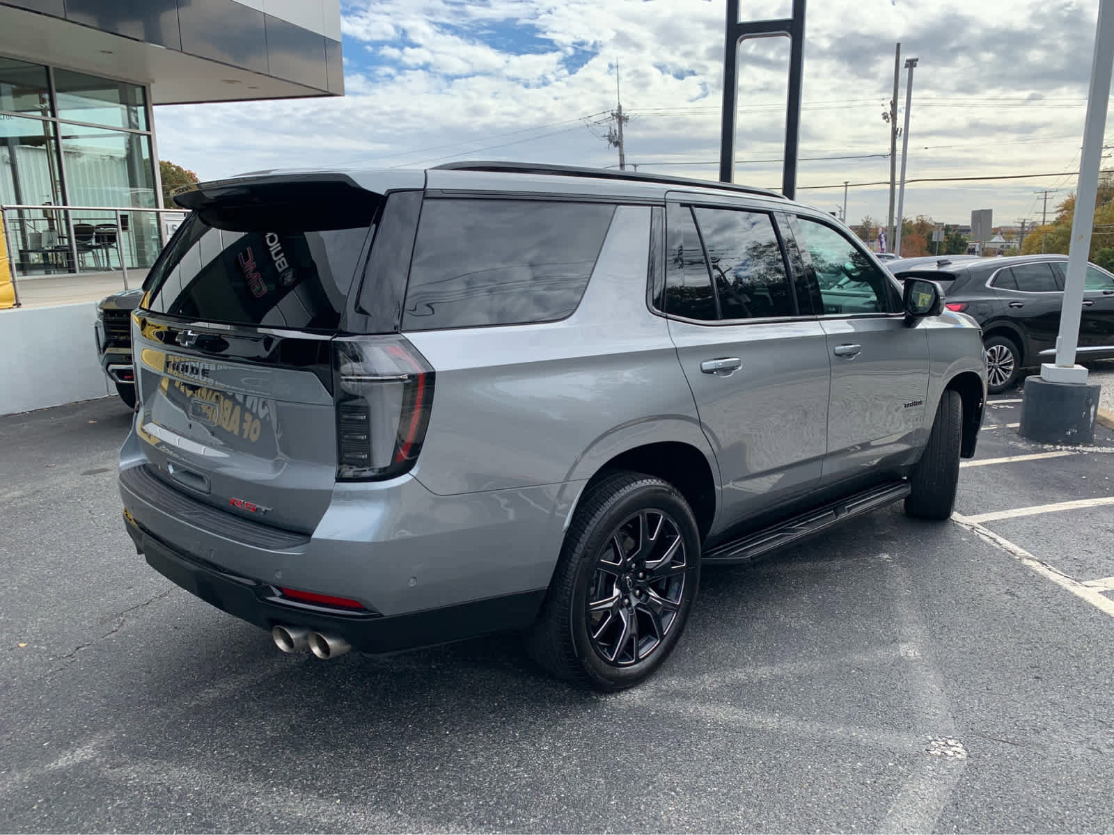 Used 2025 Chevrolet Tahoe RST image 8