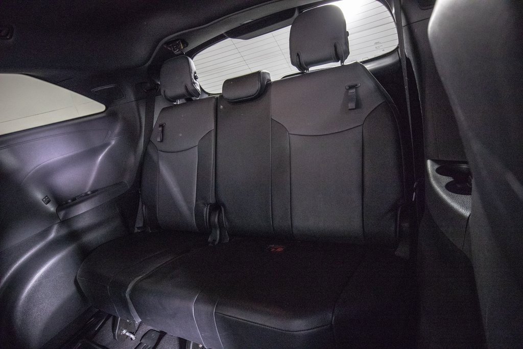 Used 2024 Toyota Sienna XLE Woodland Edition image 13