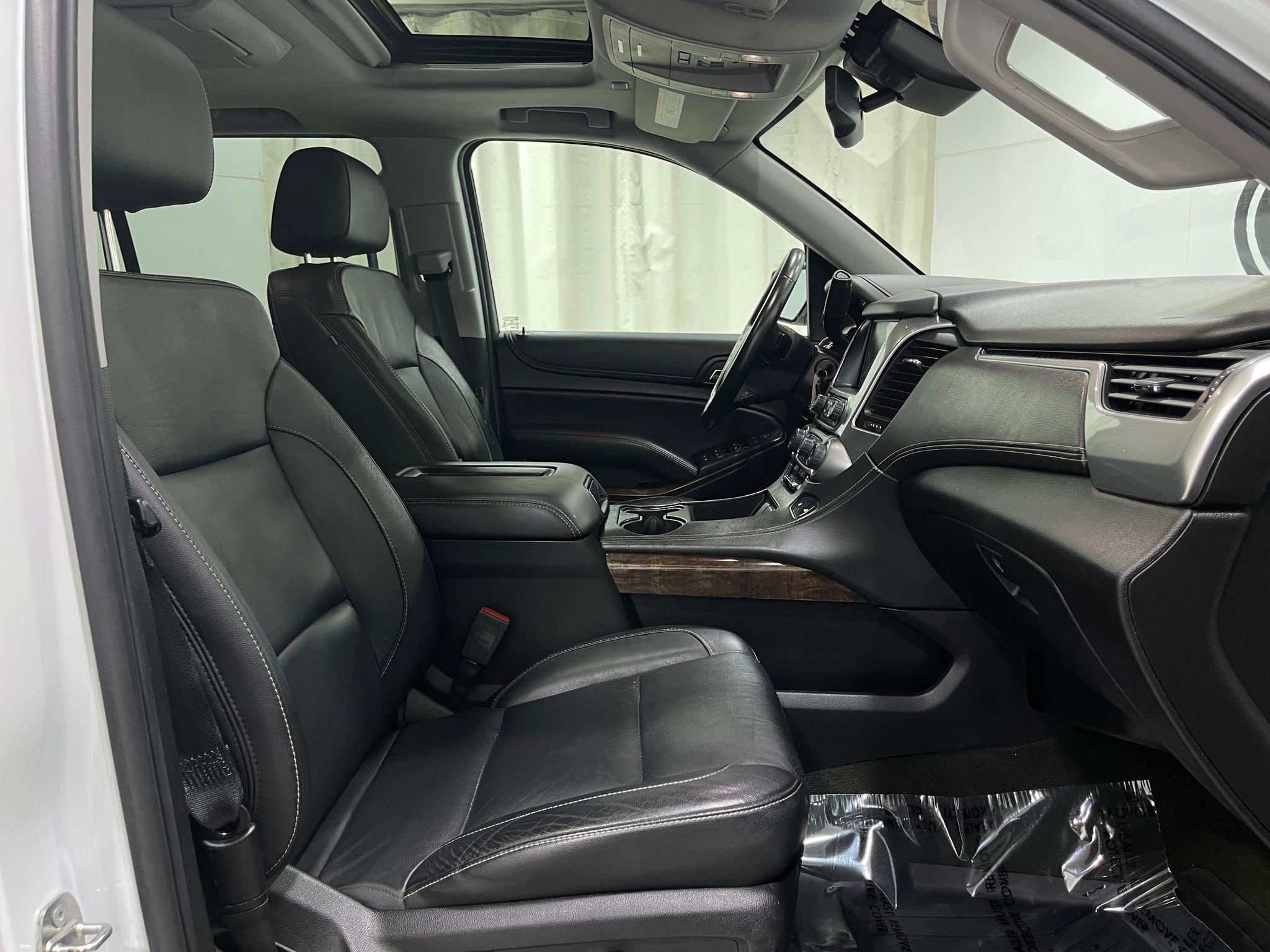 Used 2018 Chevrolet Suburban LT image 35