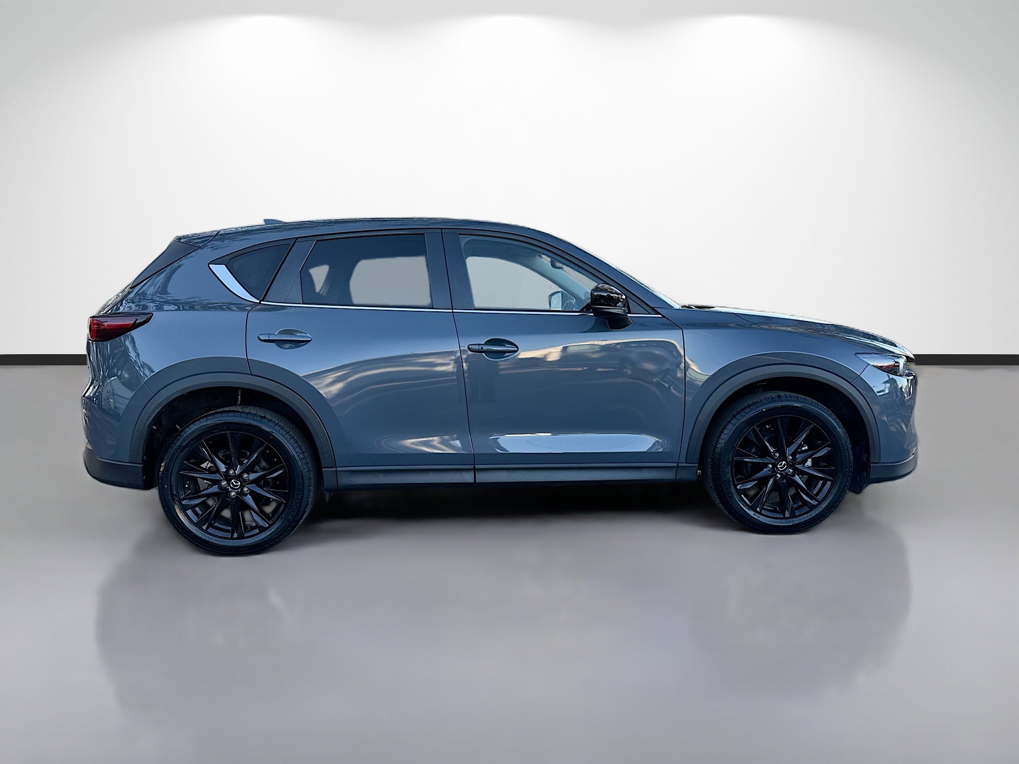 Used 2022 MAZDA CX-5 Carbon Edition image 2