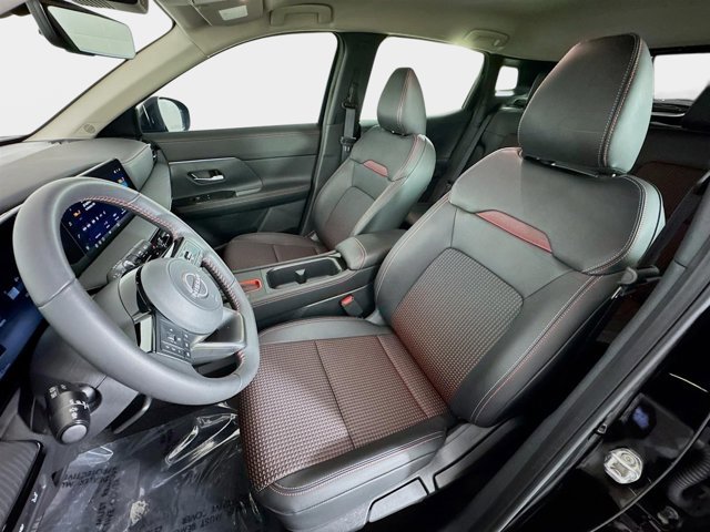 Certified 2026 Nissan Kicks SR w/ Illumination Package image 12