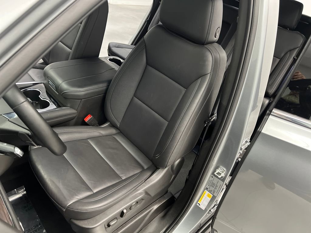 Used 2025 Chevrolet Tahoe LT image 9
