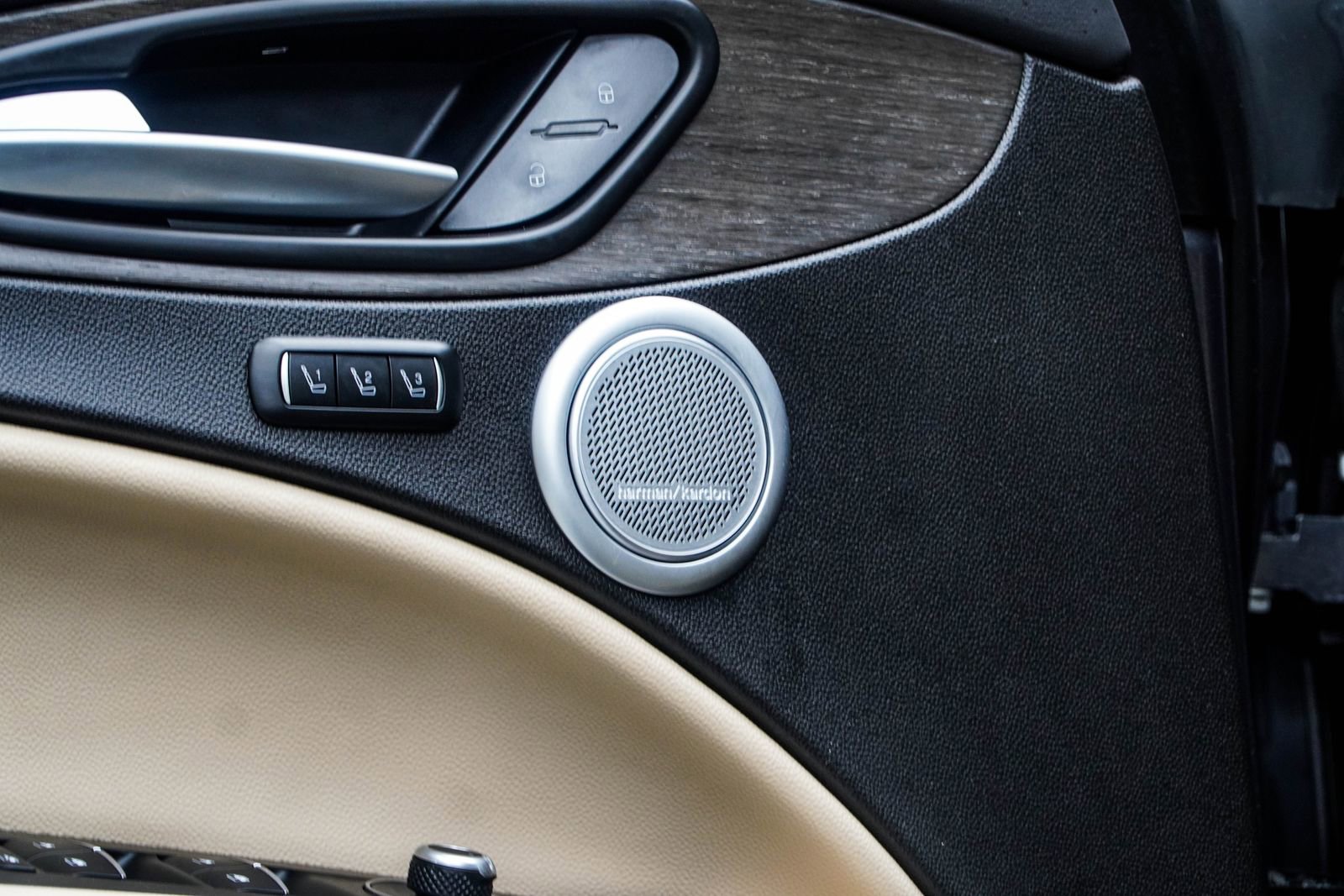 Used 2023 Alfa Romeo Stelvio Ti Lusso w/ Quick Order Package 22X Lusso image 34