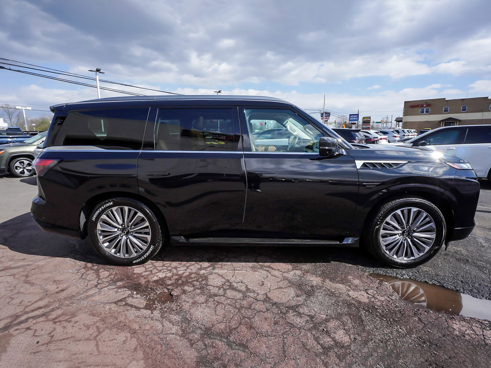 Used 2025 INFINITI QX80 Sensory AWD/4WD image 57