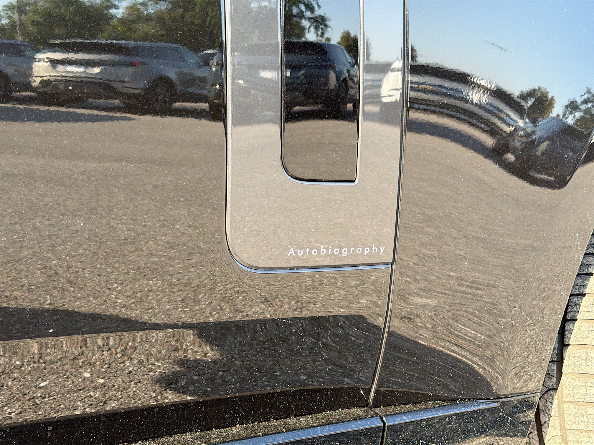 New 2026 Land Rover Range Rover Long Wheelbase Autobiography image 46