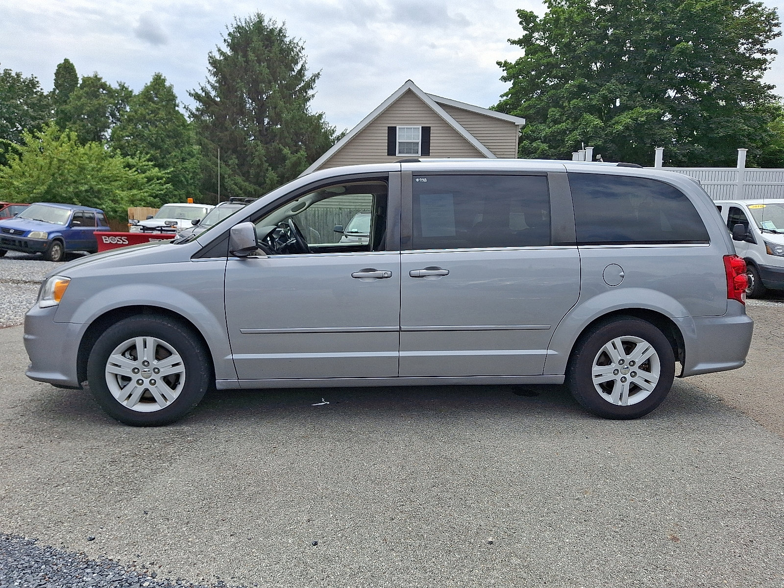 Used 2013 Dodge Grand Caravan Crew w/ Entertainment Group 1 image 4