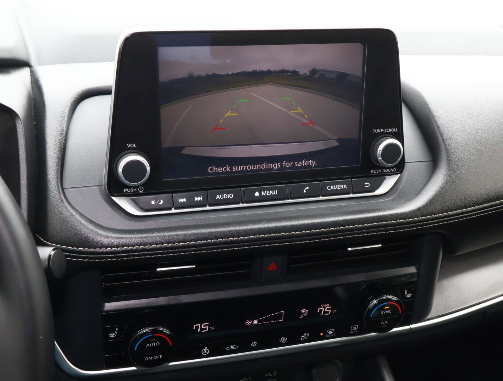 Used 2025 Nissan Rogue SV w/ SV Premium Package image 28