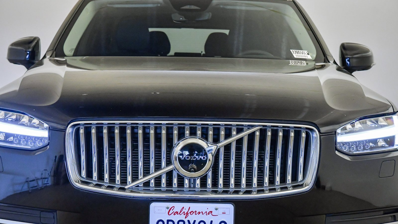 Certified 2025 Volvo XC90 B6 Plus image 8