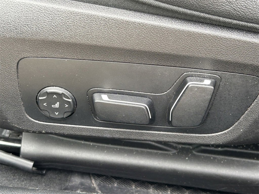Used 2025 BMW 330i Sedan image 27