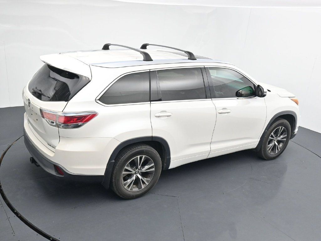 Used 2016 Toyota Highlander XLE AWD/4WD image 16
