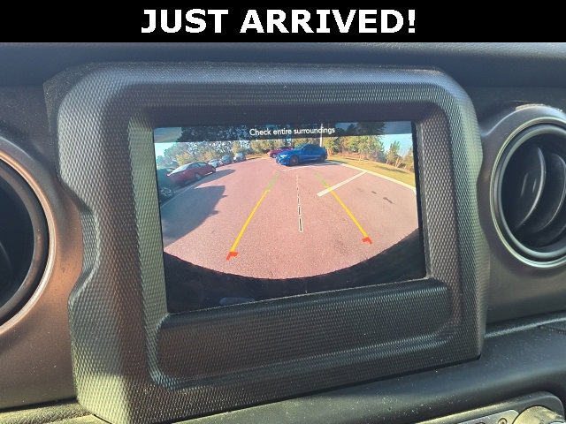 Used 2023 Jeep Wrangler Sport image 19