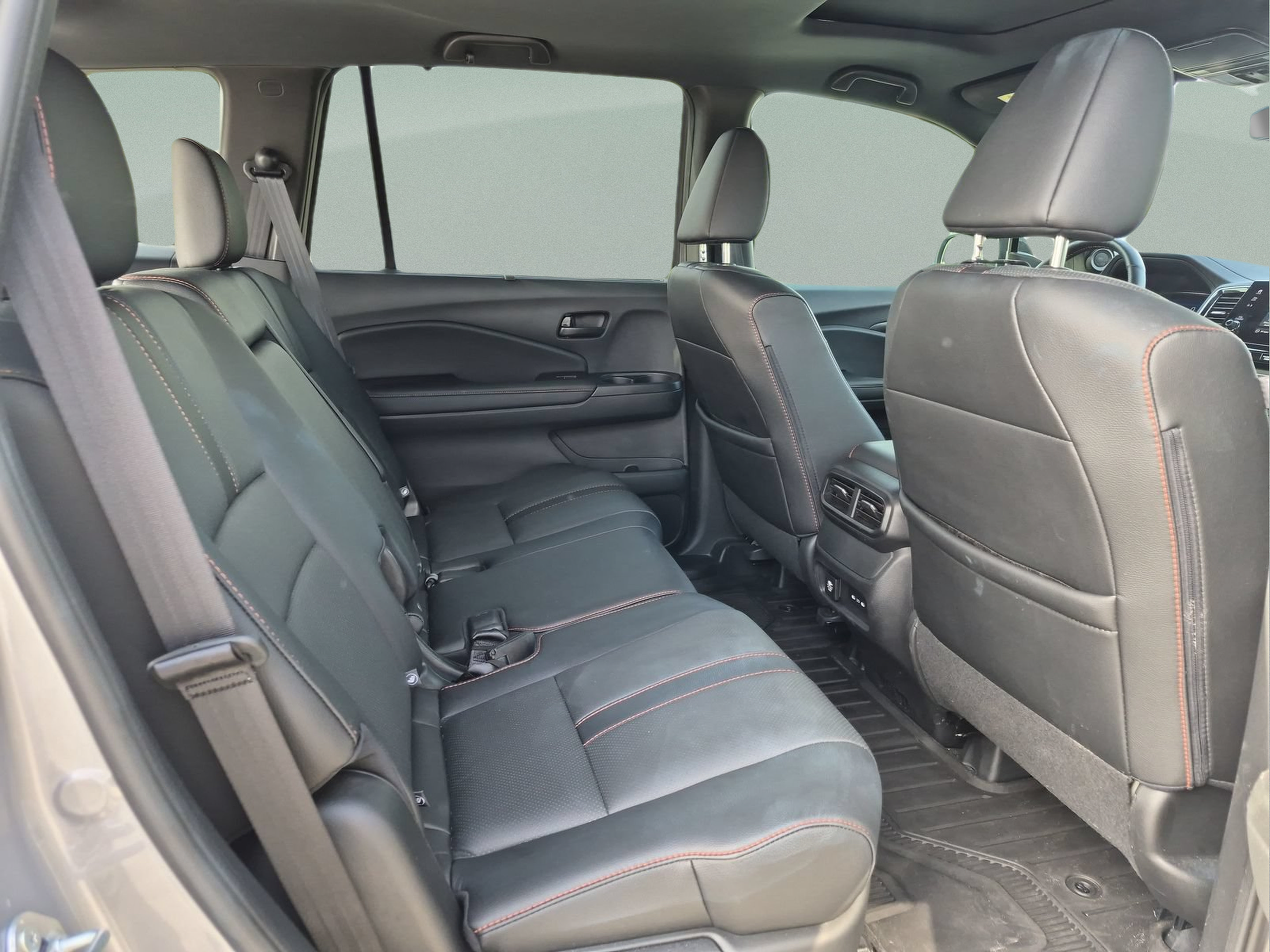 Used 2025 Honda Passport TrailSport image 17