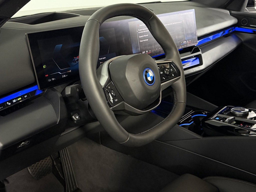 Used 2025 BMW i5 xDrive40 w/ Premium Package image 22