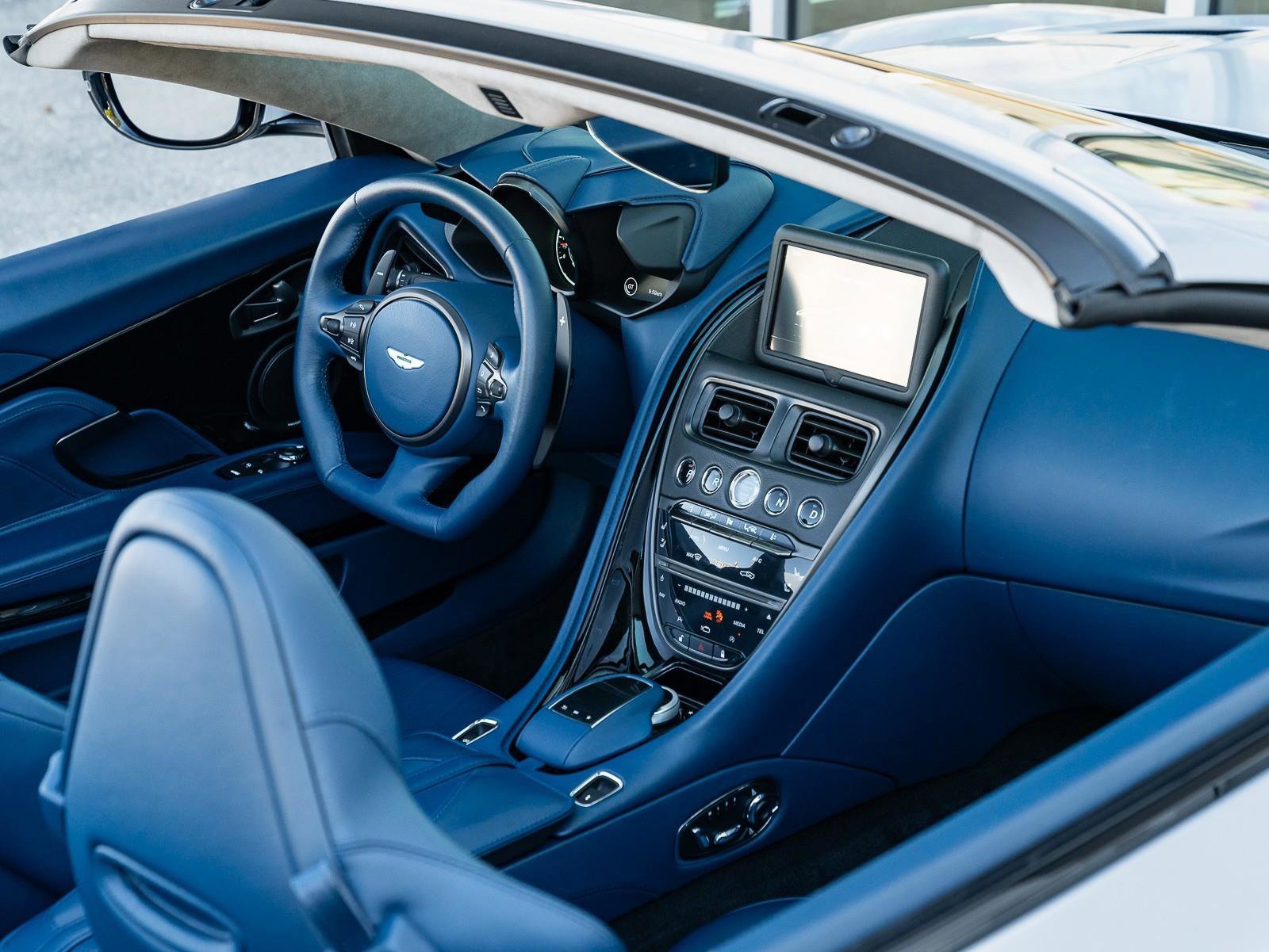 Used 2020 Aston Martin DBS Superleggera Volante image 13