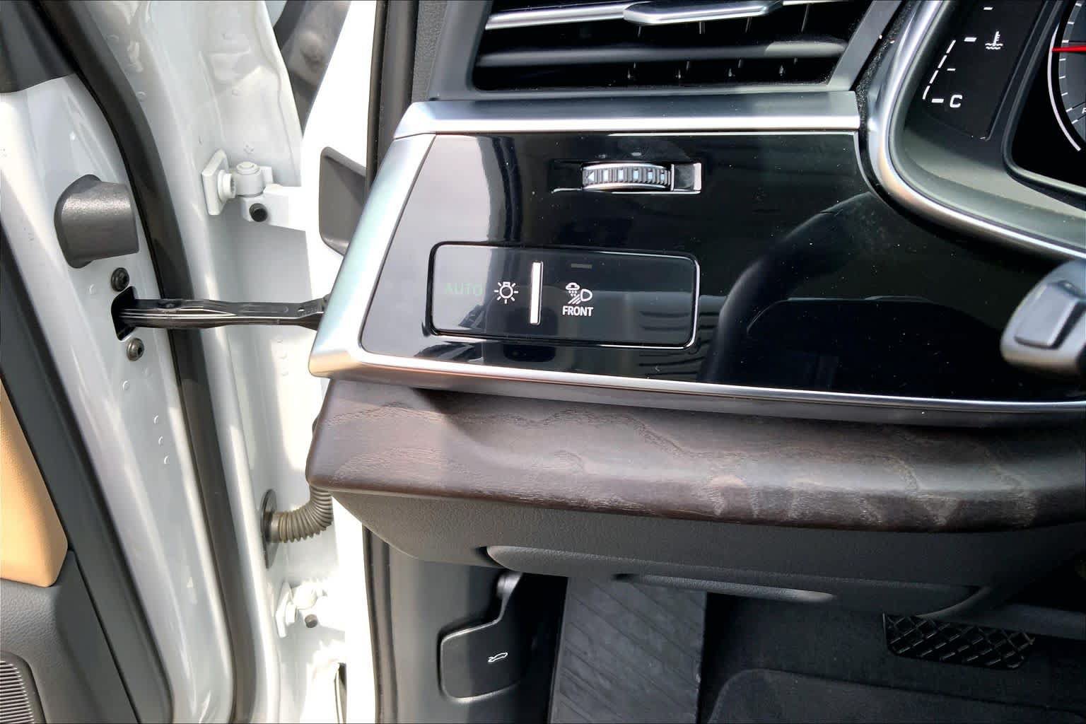Used 2021 Audi Q7 3.0T Prestige AWD/4WD image 32