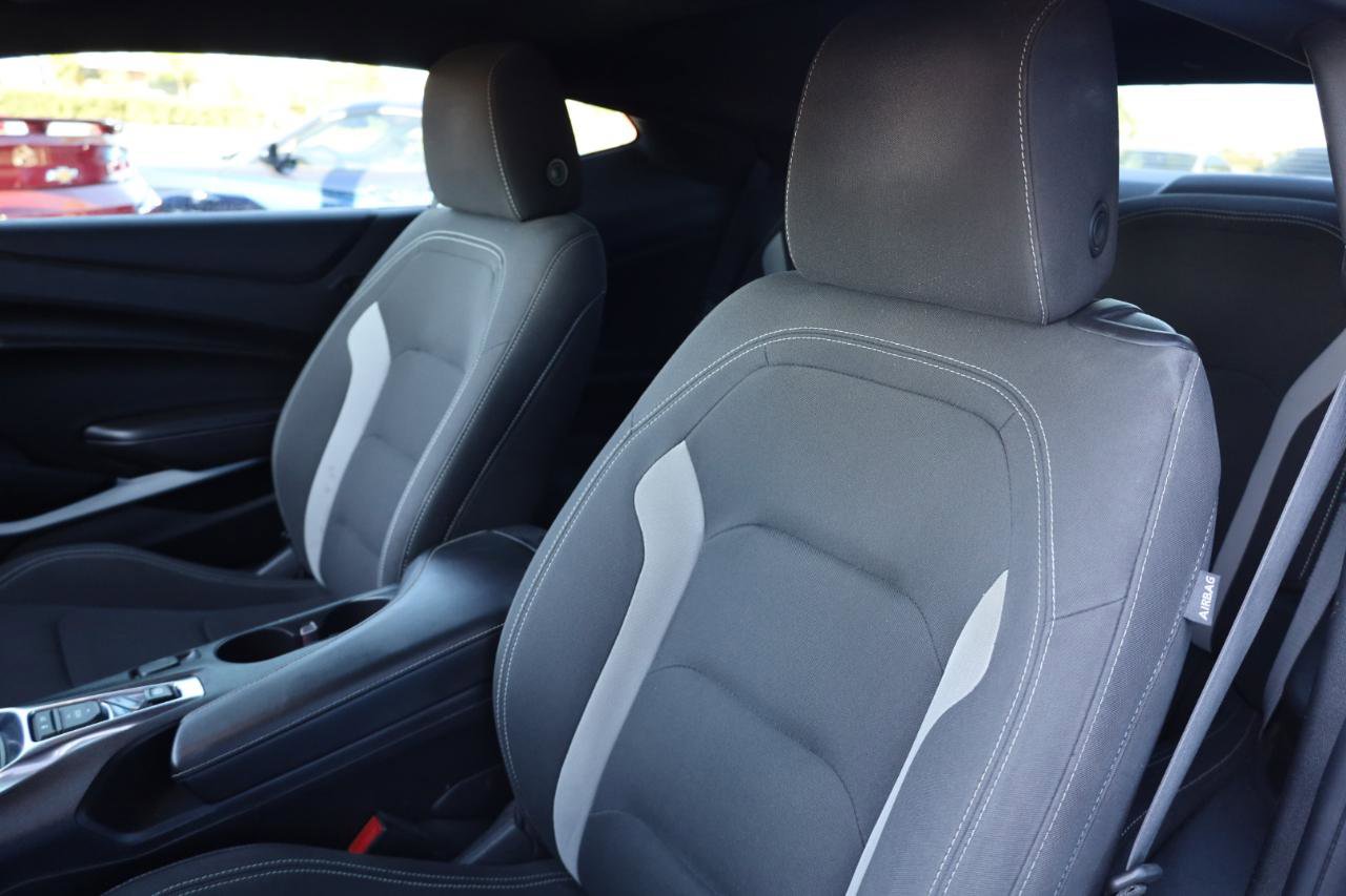 Used 2020 Chevrolet Camaro LT RWD image 5