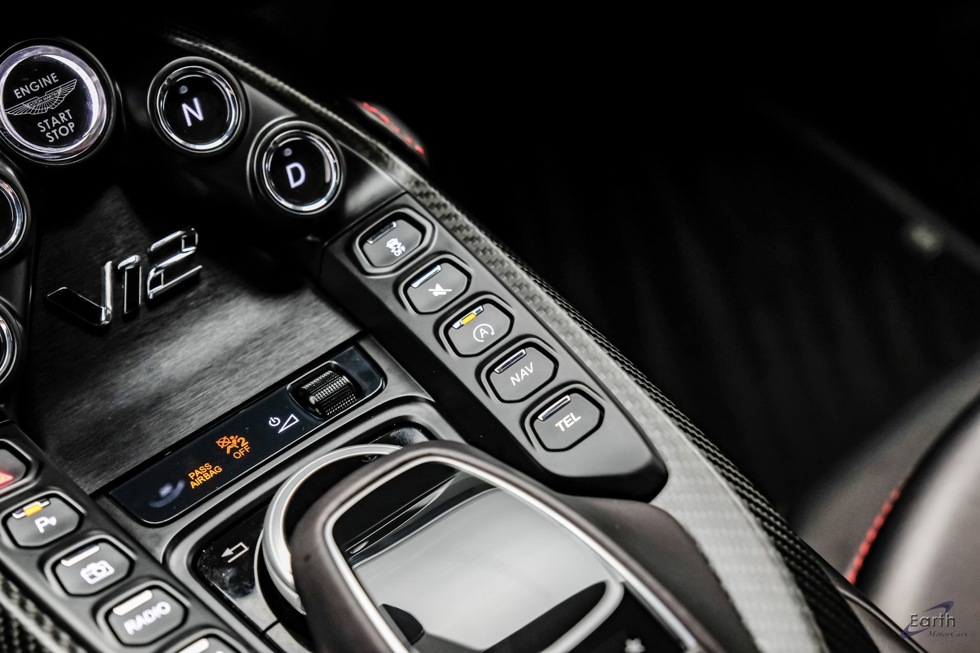 Used 2023 Aston Martin V12 Vantage RWD image 66