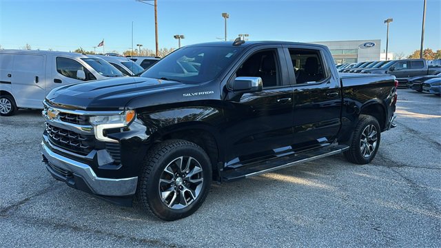 Used 2022 Chevrolet Silverado 1500 LT w/ Protection Package image 2