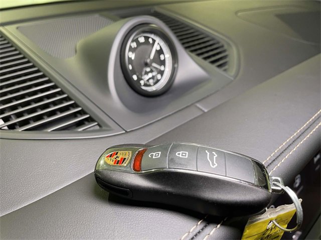 Used 2025 Porsche Macan image 49