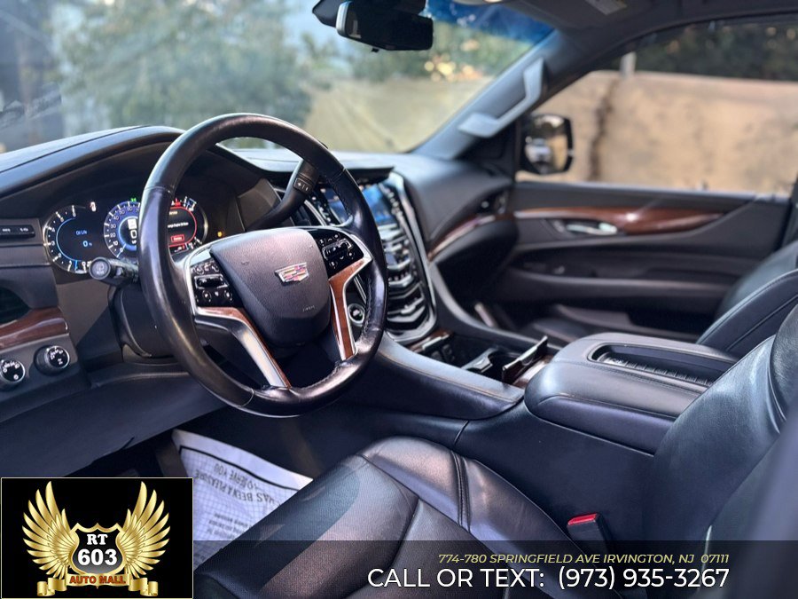 Used 2019 Cadillac Escalade Luxury AWD/4WD image 19