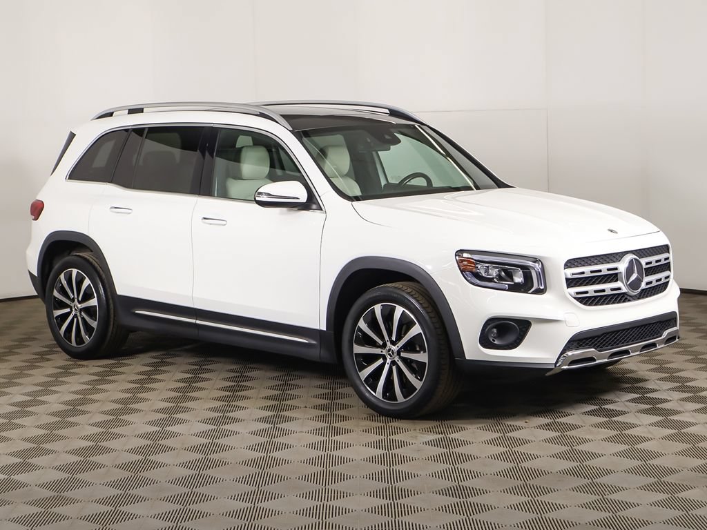 Used 2022 Mercedes-Benz GLB 250 4MATIC image 2