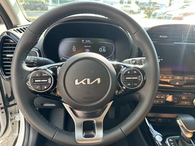 Used 2025 Kia Soul EX FWD image 27