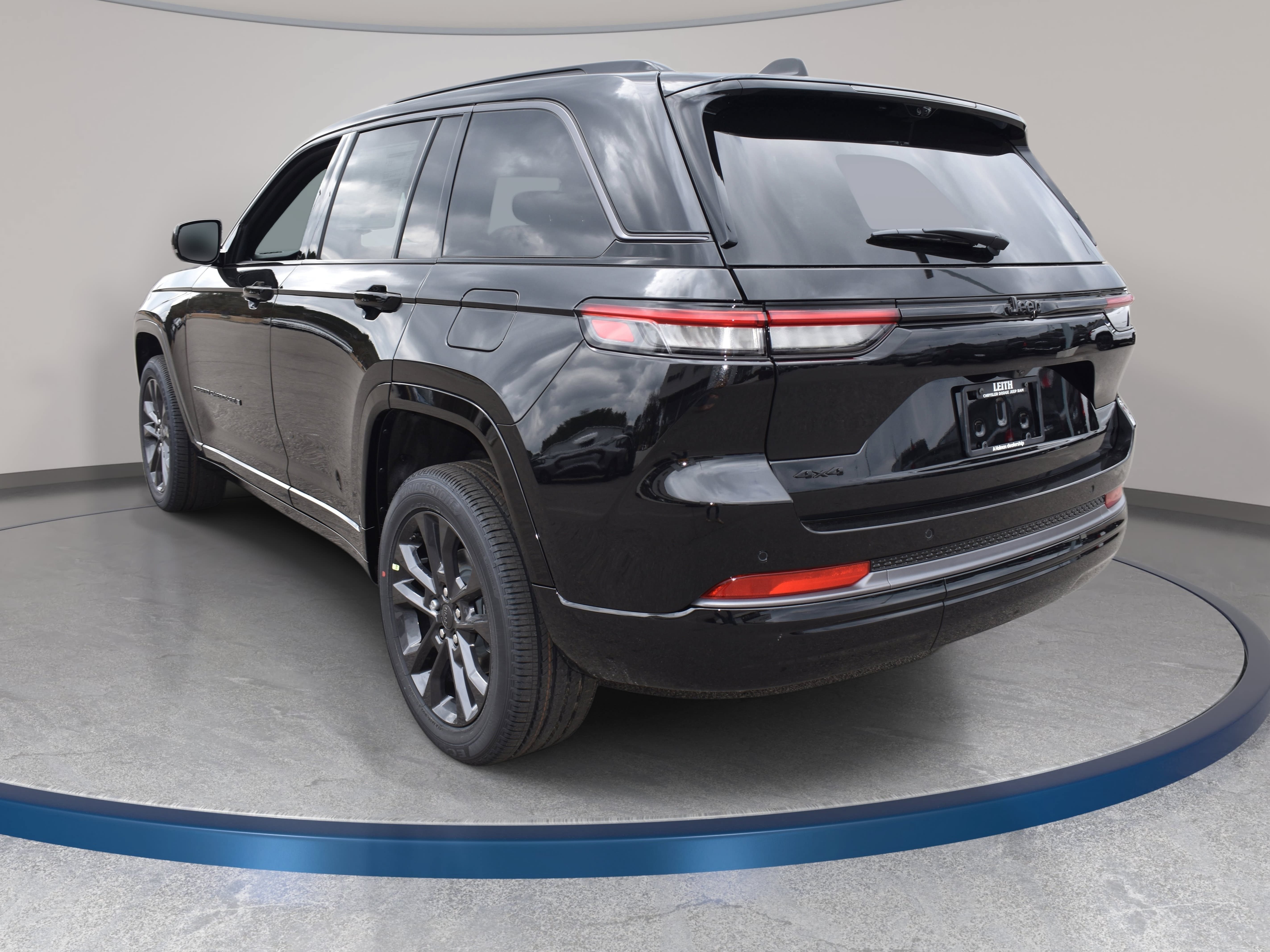 New 2026 Jeep Grand Cherokee Limited Reserve AWD/4WD image 8