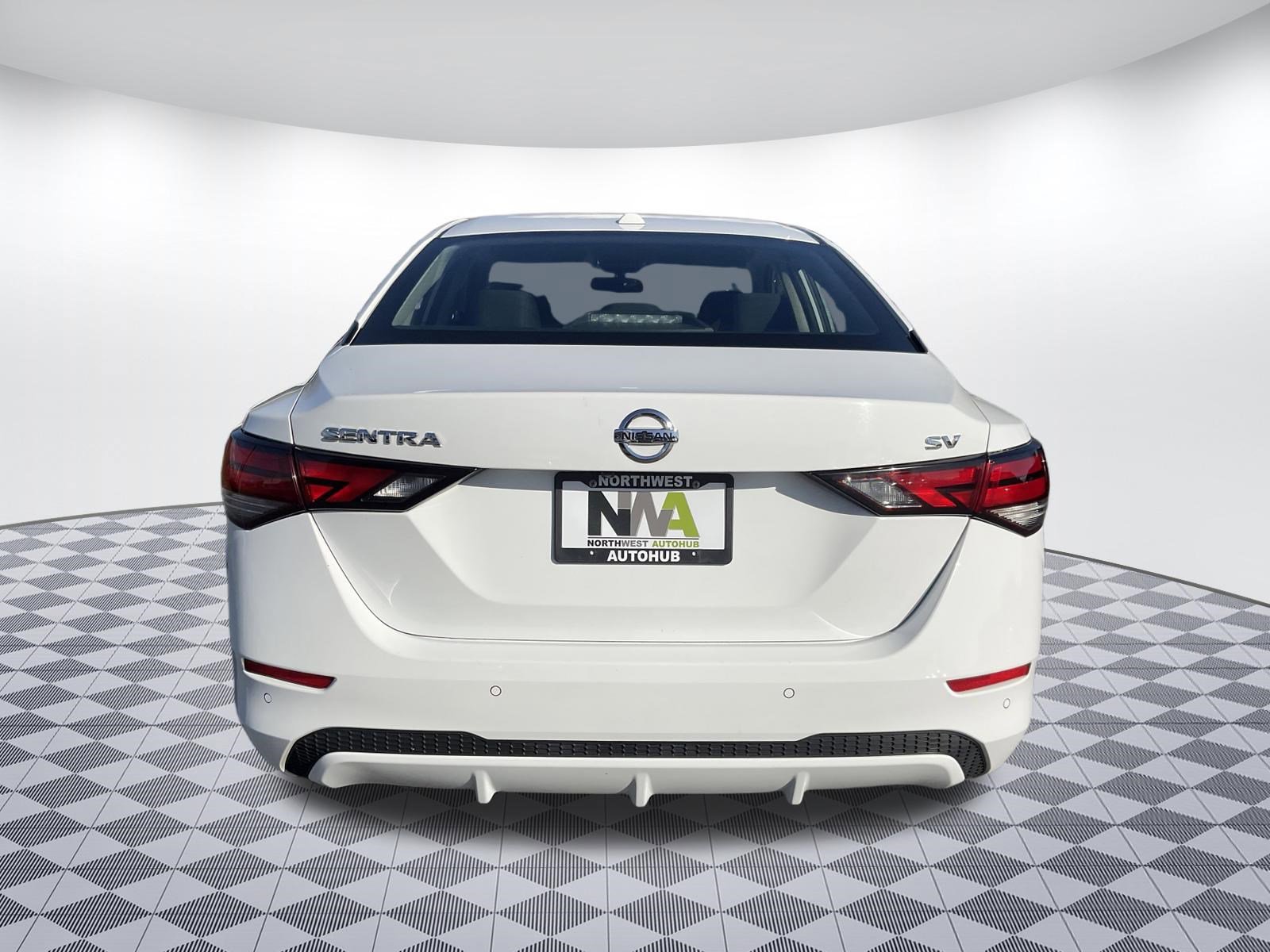 Used 2023 Nissan Sentra SV image 4