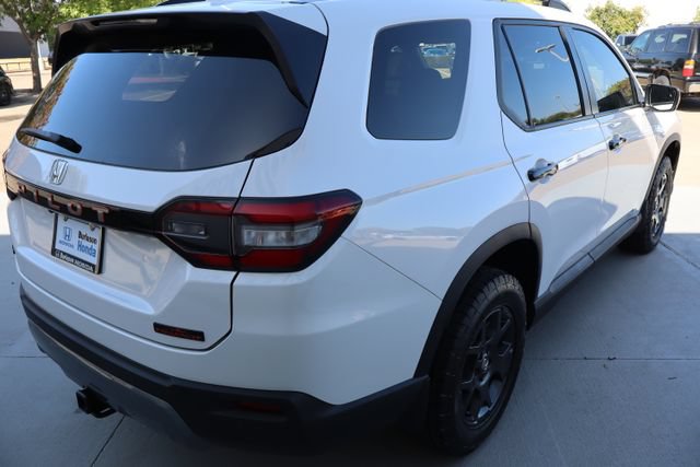 New 2026 Honda Pilot TrailSport image 4