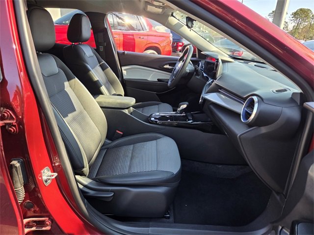 Used 2025 Chevrolet Trax LT image 26