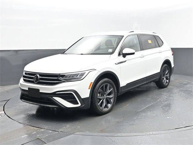 Used 2022 Volkswagen Tiguan SE image 2
