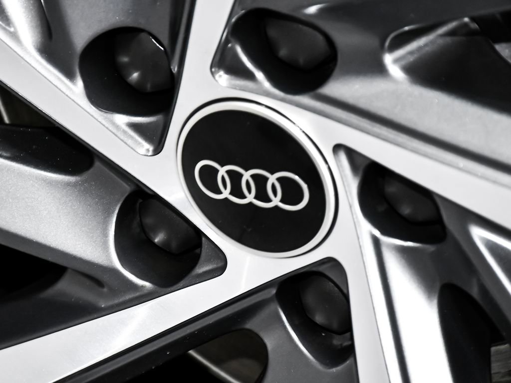 Used 2025 Audi SQ5 Premium Plus w/ Premium Plus Package AWD/4WD image 95