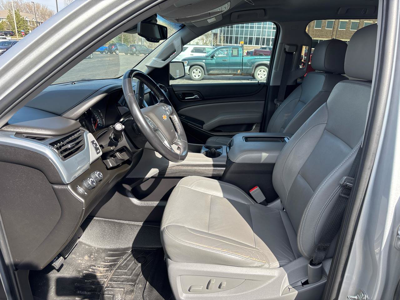 Used 2019 Chevrolet Suburban LT AWD/4WD image 10