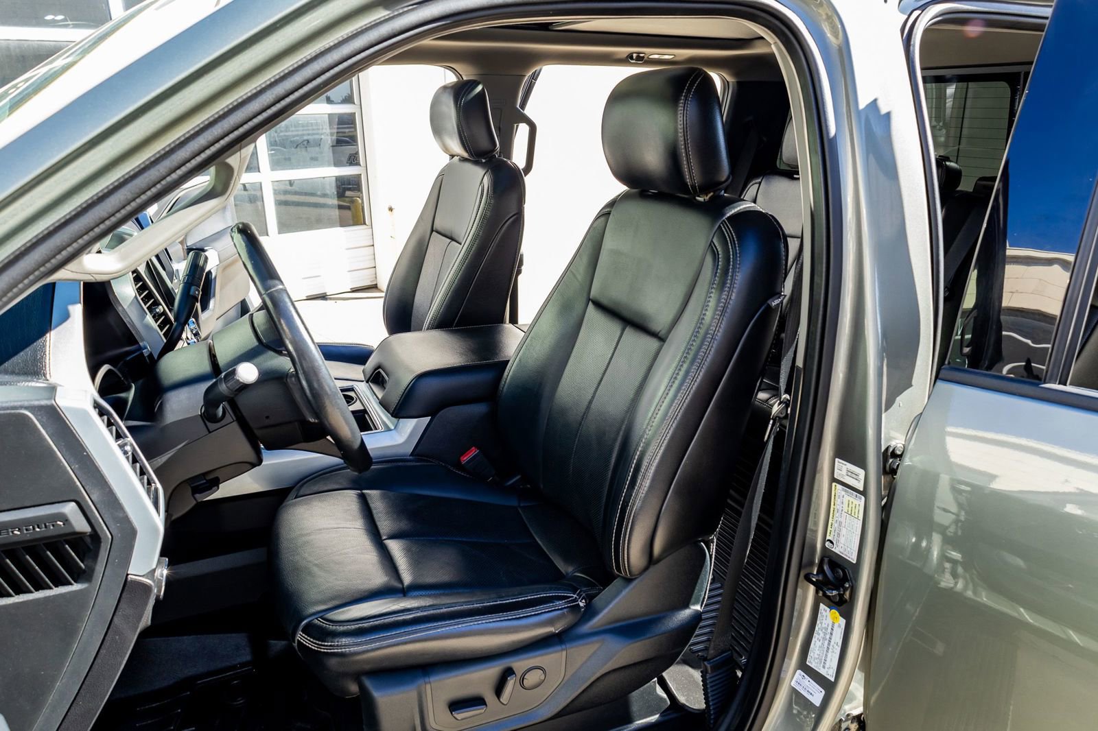 Used 2020 Ford F250 Lariat image 28