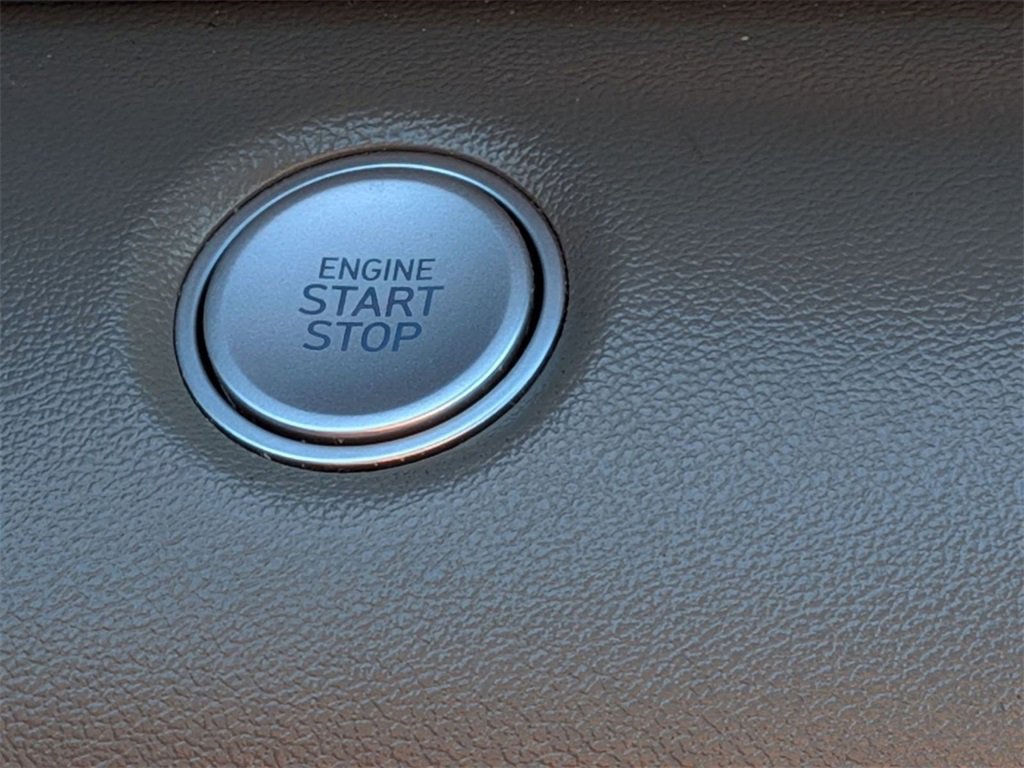 Used 2022 Hyundai Elantra SEL w/ Convenience Package image 16