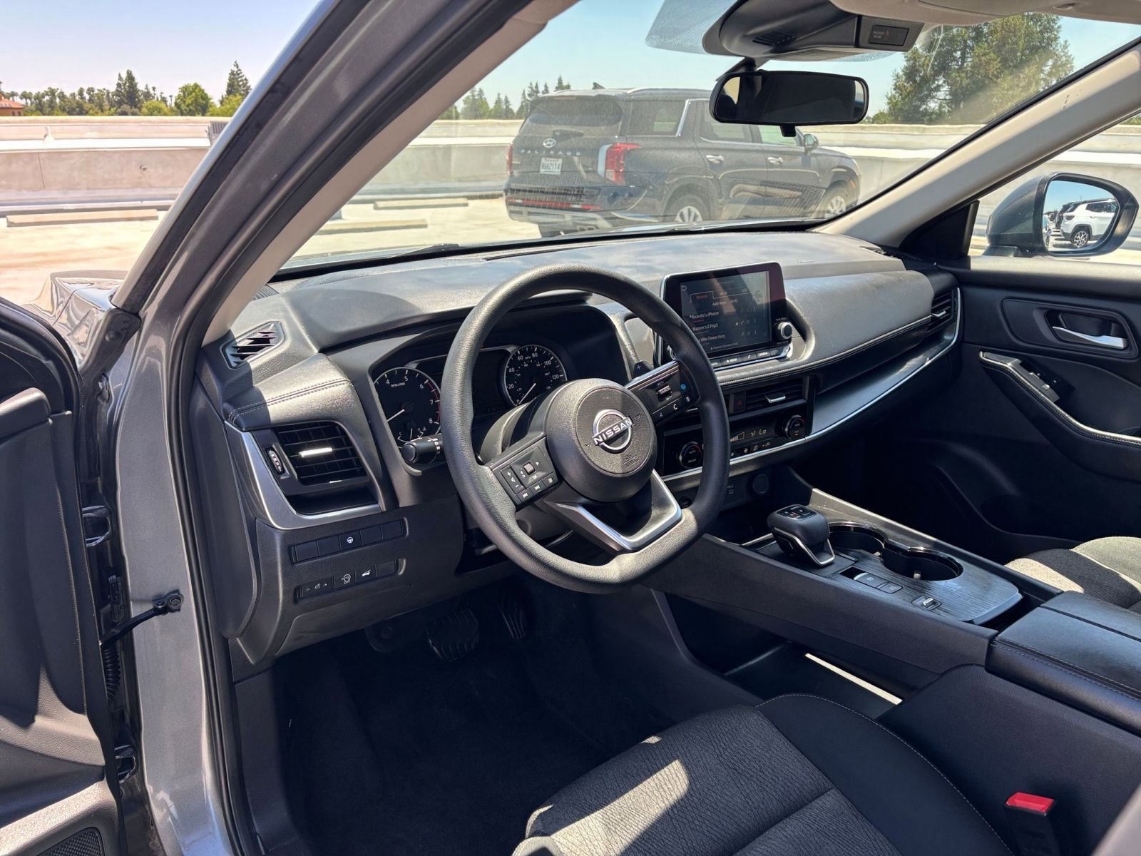 Used 2024 Nissan Rogue SV FWD image 41