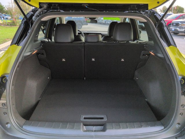 Used 2025 Nissan Kicks SR FWD image 12